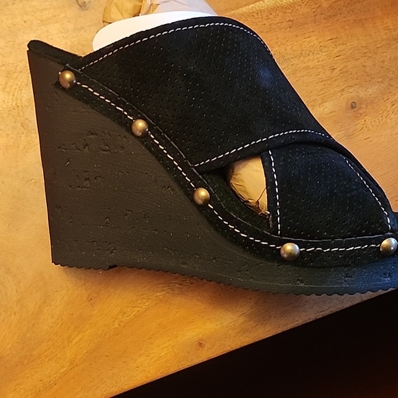 Sbicca Declan Black Suede Wedge NWT size 9 - Picture 6 of 11